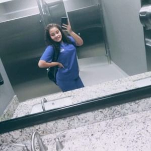 Meet your Posher, Alexis